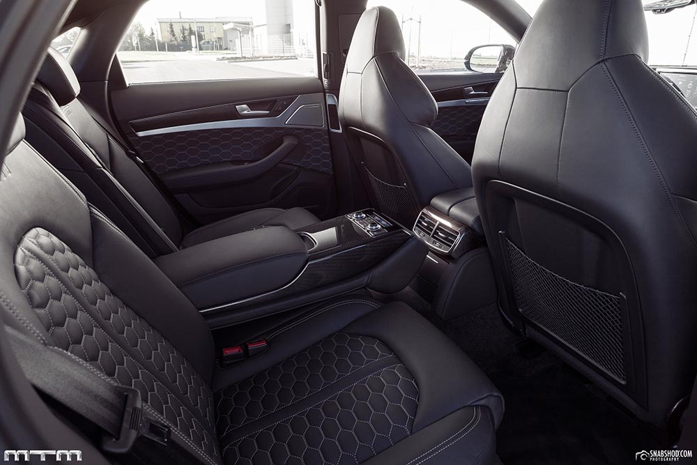 Đổ “núi” tiền độ Audi S8 thành siêu sedan có thể đạt 350km/h - ảnh 14