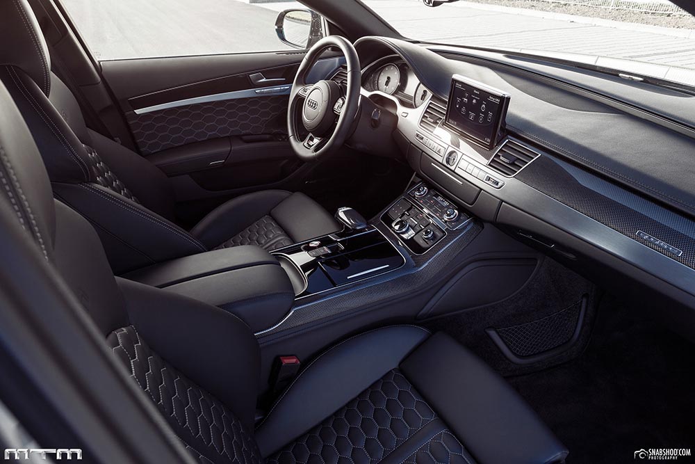 Đổ “núi” tiền độ Audi S8 thành siêu sedan có thể đạt 350km/h - ảnh 13
