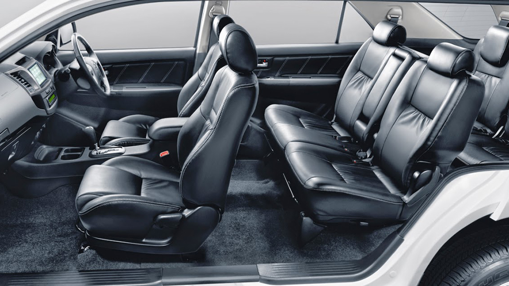 Toyota Fortuner có một không gian nội thất khá rộng rãi Toyota Fortuner có một không gian nội thất khá rộng rãi 1
