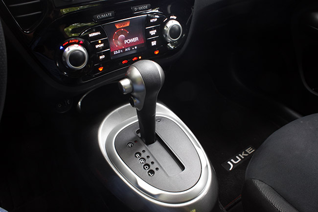 Nissan Juke 2015 vẫn sử dụng động cơ 1.6L với công suất 117 mã lực và momen xoắn cực đại 158 Nm tại 4.000 vòng/phút, đi kèm hộp số tự động vô cấp X-CVT mới nhất của Nissan.