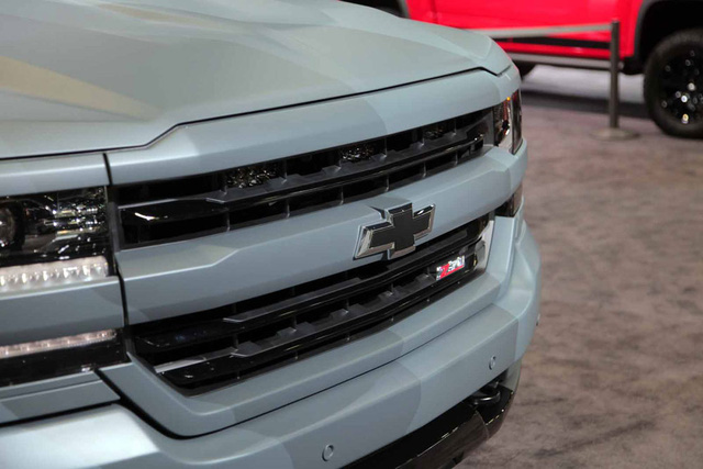 Chevrolet Special Operations Silverado được trang bị nhiều phụ kiện do các hãng bên ngoài cung cấp và sở hữu thiết kế theo đúng phong cách hải quân.