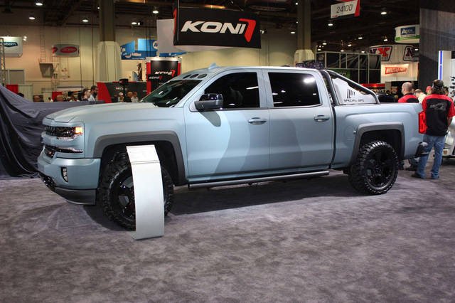 Trong triển lãm SEMA 2015 diễn ra hồi tháng 11 vừa qua tại kinh đô cờ bạc Las Vegas, Mỹ, hãng Chevrolet từng trình làng mẫu xe độ có tên Special Operations Silverado Concept. Đây là mẫu xe độ được phát triển dựa trên mẫu xe bán tải Chevrolet Silverado quen thuộc.