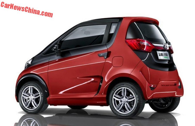 Nguồn năng lượng của Zotye E200 EV bắt nguồn từ một mô-tơ điện có công suất tối đa 82 mã lực và mô-men xoắn cực đại 170 Nm. Nhờ đó, Zotye E200 EV có thể đạt vận tốc tối đa lên đến 150 km/h và hoàn thành quãng đường 220 km sau mỗi lần sạc đầy.