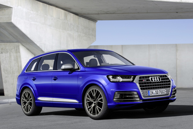 Hãng Audi đã chính thức vén màn mẫu xe SQ7 TDI 2017 trong triển lãm Geneva năm nay. Theo hãng Audi, SQ7 TDI 2017 chính là mẫu SUV hạng sang máy dầu mạnh nhất trên thị trường hiện nay.