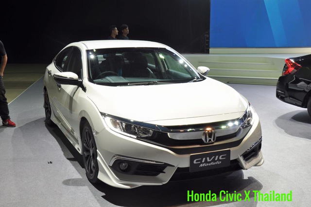 Tại thị trường Thái Lan, Honda Civic 2016 có 4 bản trang bị khác nhau là 1.8 E, 1.8 EL, Turbo và Turbo RS. Giá khởi điểm của Honda Civic 2016 tại Thái Lan là 869.000 Baht, tương đương 552 triệu Đồng.