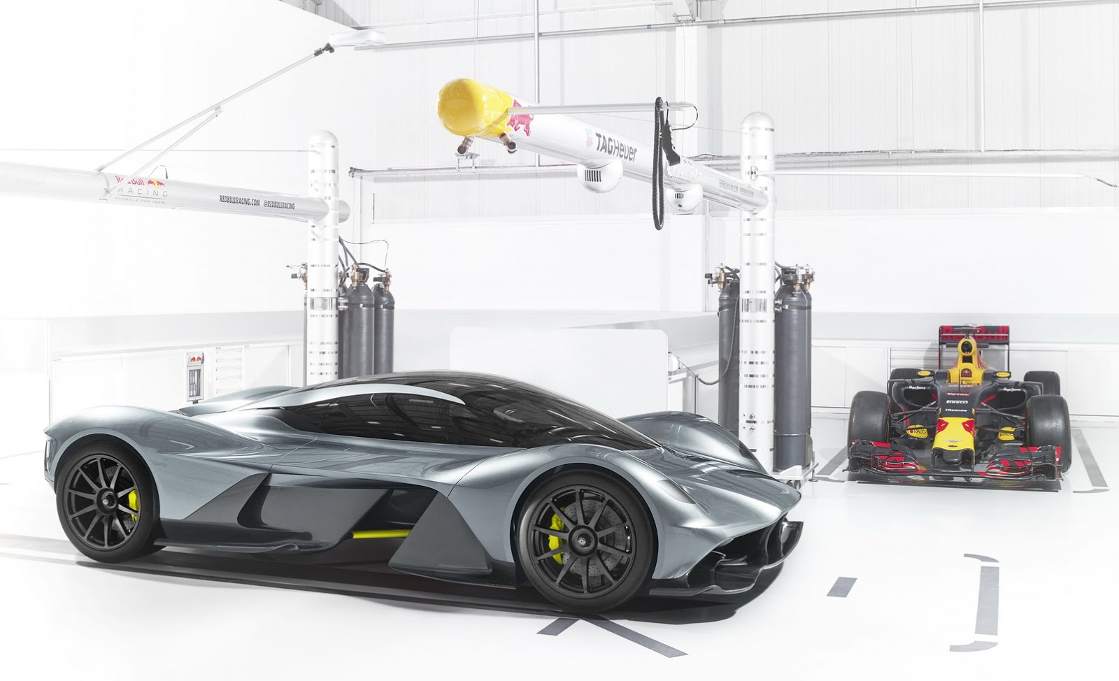 Aston Martin AM-RB 001.jpg