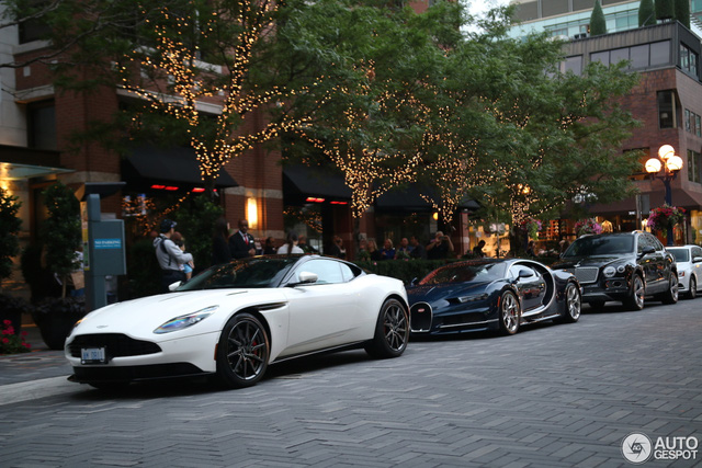Siêu phẩm Bugatti Chiron đầu tiên cập bến Canada - Ảnh 1. Siêu phẩm Bugatti Chiron đầu tiên cập bến Canada - Ảnh 1.
