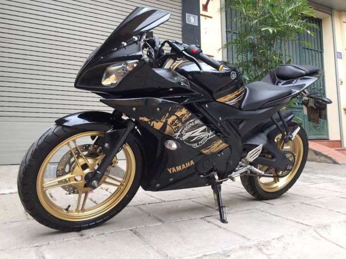 “Sốc” với Yamaha R15 độ thành superbike R1 y như xe thật ảnh 1