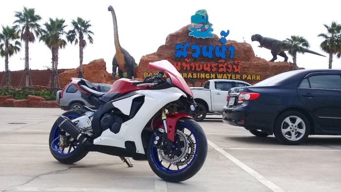 “Sốc” với Yamaha R15 độ thành superbike R1 y như xe thật ảnh 9