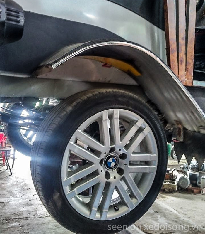 Thú vị “siêu xe” tổng hợp Rolls-Royce, Mercedes, BMW ở Hà Nội ảnh 4