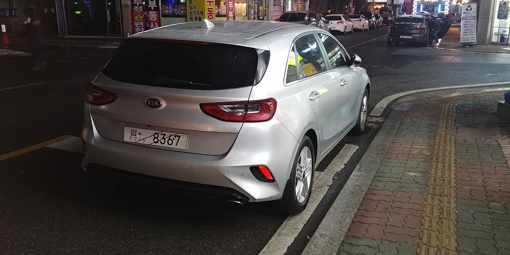 Hatchback Kia Cee'd 2018 lần đầu lộ hình “không che“ ảnh 2