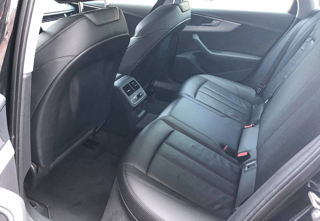 Audi A4 cũ rao bán ngang giá Mẹc C mới - Ảnh 12. Audi A4 cũ rao bán ngang giá Mẹc C mới - Ảnh 12.
