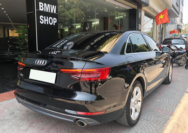Audi A4 cũ rao bán ngang giá Mẹc C mới - Ảnh 2. Audi A4 cũ rao bán ngang giá Mẹc C mới - Ảnh 2.