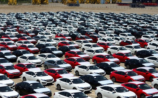 Lô xe Honda hiện đang nằm ở cảng chờ hoàn thiện thủ tục.