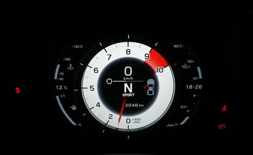 Bảng đồng hồ lái của Lexus LFA 2009 1