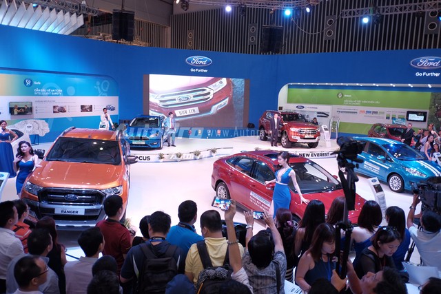 Theo nguồn tin bên lề trong triển lãm VMS 2015, Ford Everest thế hệ mới có giá lên đến 1,4 tỷ Đồng.