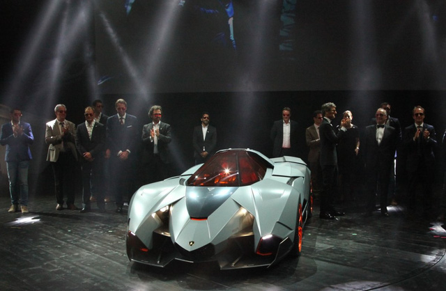 Egoista, ngôi sao của lễ kỷ niệm chỉ được giới thiệu một lần duy nhất tới toàn thế giới, và sau đó đã được đưa vào trưng bày vĩnh viễn tại Bảo tàng Lamborghini ở SantAgata Bolognese năm 2014 mà không được tham dự bất kỳ buổi triển lãm ô tô nào khác.