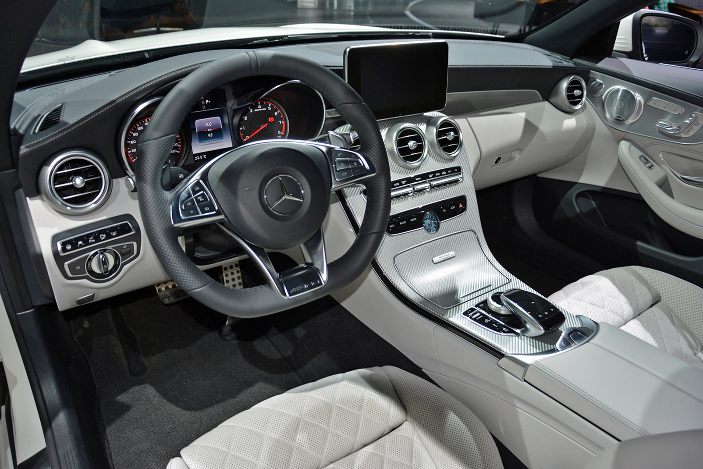 mercedes-c63-cabrio-ocean-blue-2017-2.jpg