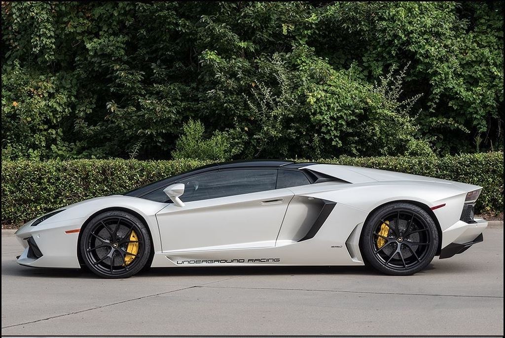 Choáng ngợp với Lamborghini Aventador Roadster  mã lực “như zin“